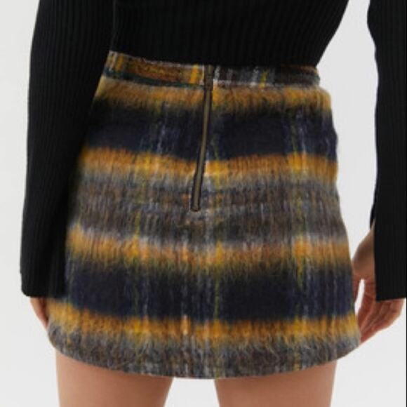 NWT UO Urban Outfitters Journey Wool Pelmet Mini Skirt In Black Multi Size S - Picture 4 of 12